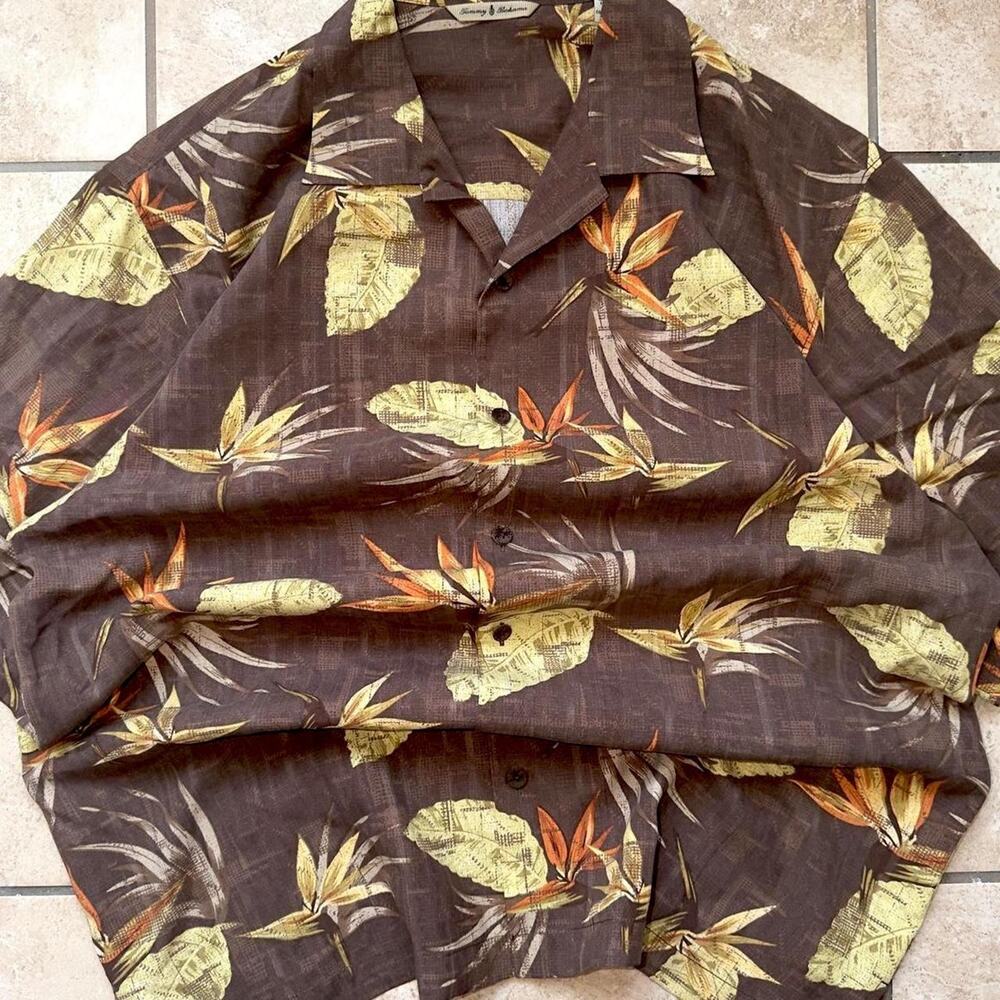 Tommy Bahama Button Up Silk Dress Shirt - Size L